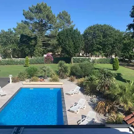 Piscine Et Jacuzzi Villa *