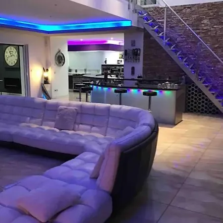 Piscine Et Jacuzzi Villa *