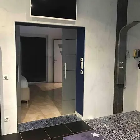 Piscine Et Jacuzzi Villa Ychoux